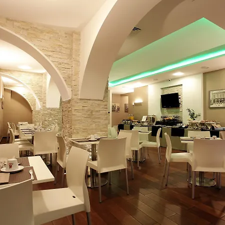 Ibis Styles Cristal 4*