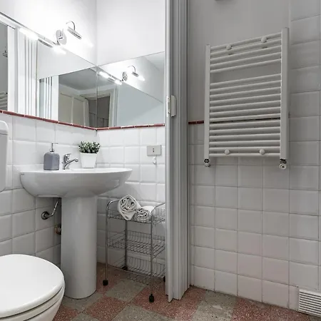 Giulia Cozy X6 Apartment