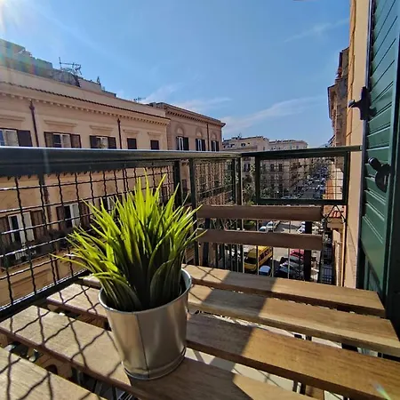 Sixty One Bed and Breakfast Παλέρμο