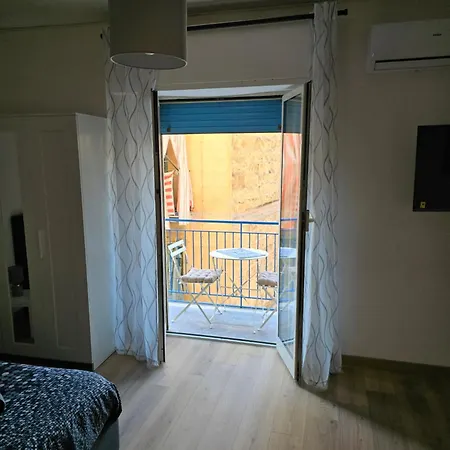 Virginia House1 *