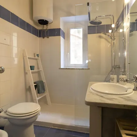 At Kalsa Quiet Flowered Terrace! Free Parking! Ideal For Remote Working! Apartman Palermo