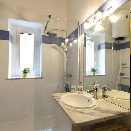 At Kalsa Quiet Flowered Terrace! Free Parking! Ideal For Remote Working! Apartman Palermo