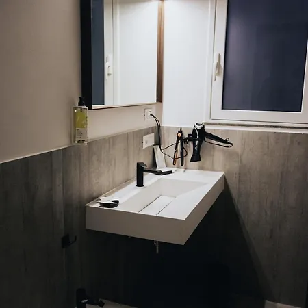 Amori 85 Guest house *