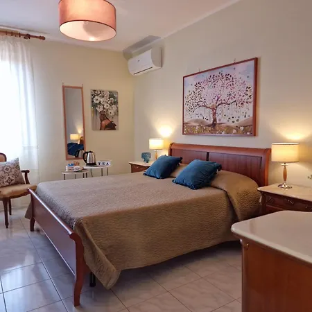 Apartment Lorenzo Guest With Free Private Parking-- Cantieri Culturali