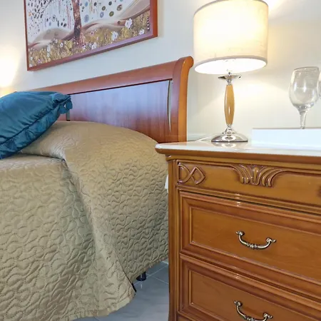 Lorenzo Guest With Free Private Parking-- Cantieri Culturali Apartment Palermo