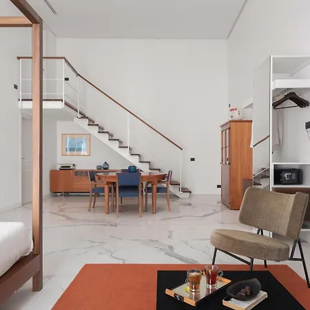 Palazzo Sovrana Serviced Luxury アパートホテル 4*