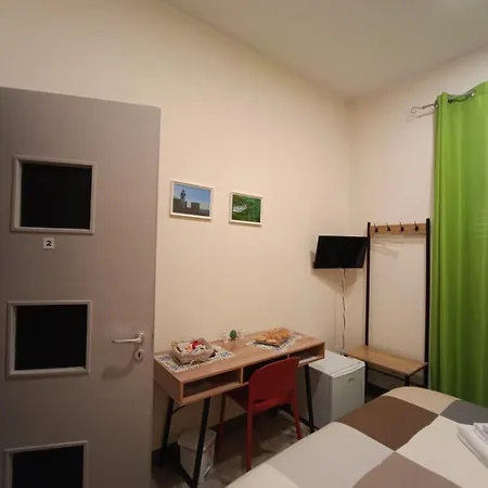 Bed & Breakfast Sixty One *