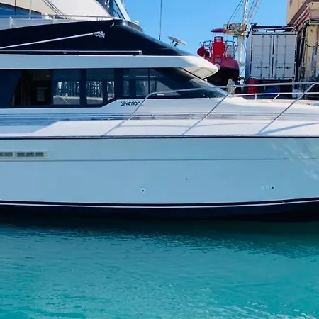 Botel Giorgia House Boat
