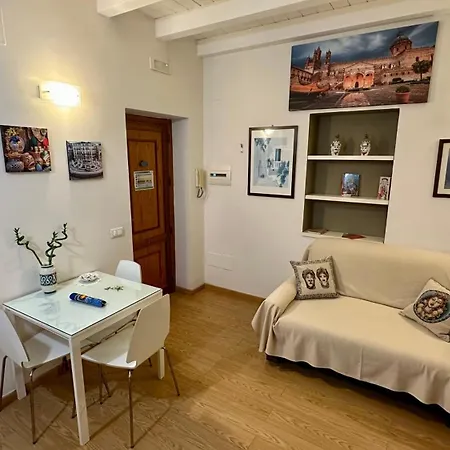 Intero In Centro Citta Via Liberta-piazza Croci-teatri Politeama E Massimo Apartment Palermo