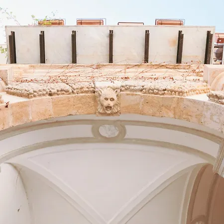 Palazzo Corvino Nocleg ze śniadaniem 3*