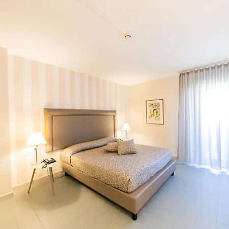 Athenaeum 3*