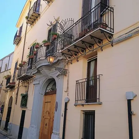 Calvello Apartment