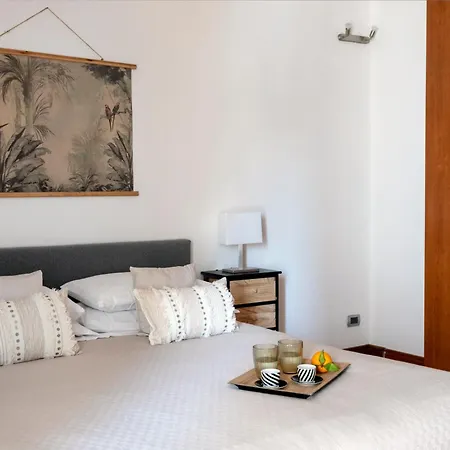 Vicolo Paterno Apartment *