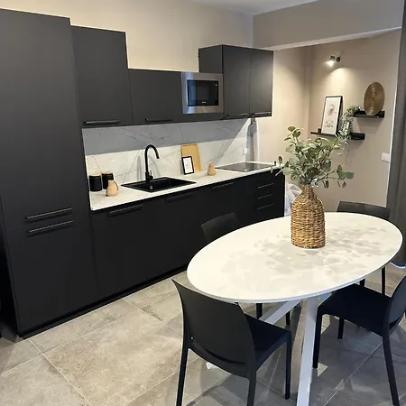 Apartment King's House *