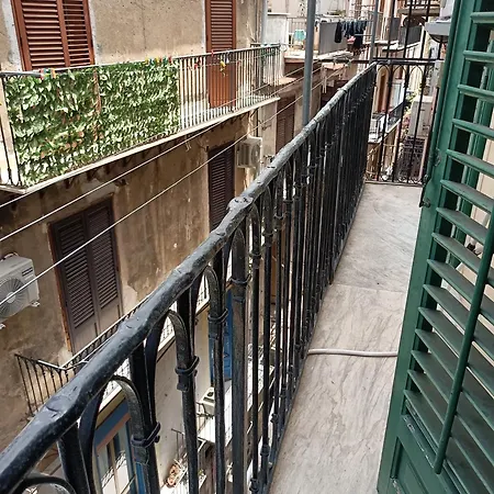 Quiet And Comfortable In Centre Palermo