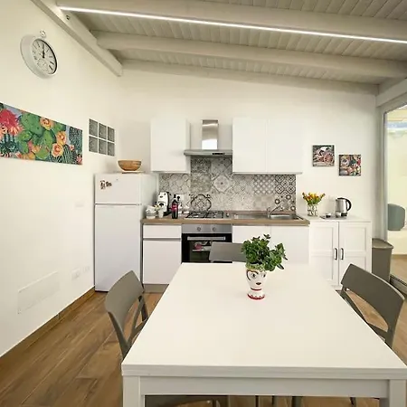 Casuzza Sferracavallo Holiday home *
