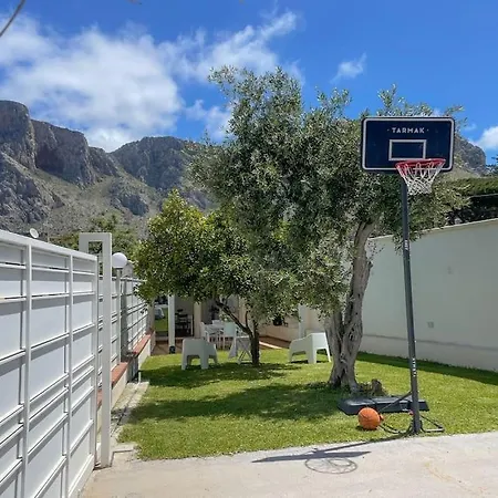 Casuzza Sferracavallo Holiday home *
