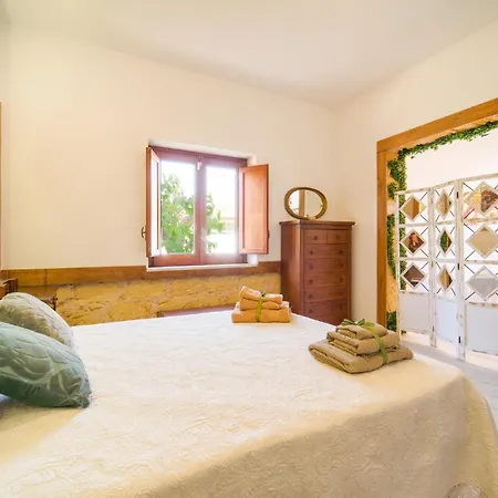 Pet Friendly In With Kitchen