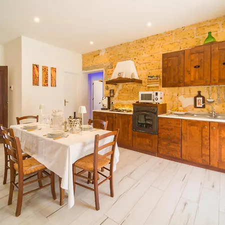 Holiday home Pet Friendly In With Kitchen *