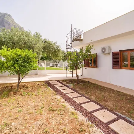 Holiday home Pet Friendly In With Kitchen