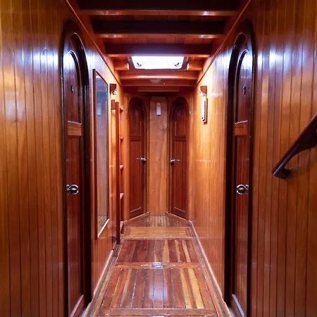 Bed and breakfast Sicily Sea Charter Caicco Hande Capo Galera