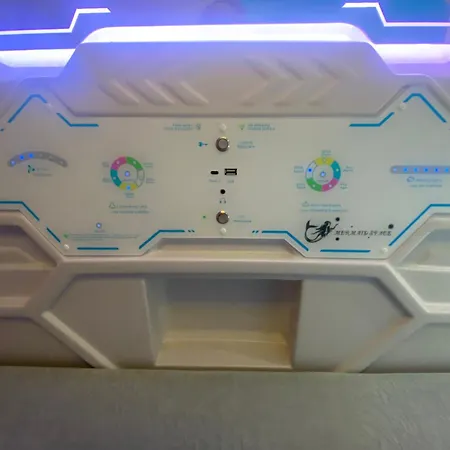 Mermaid Space Capsule 巴勒莫