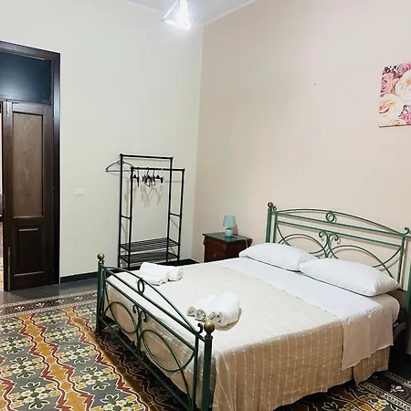 Guest house Maya Palace Real Centre Close To Cathedral