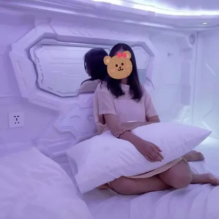 Mermaid Space Capsule 旅馆 巴勒莫