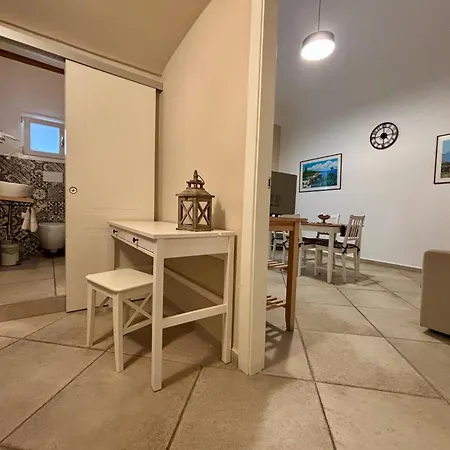 Balcony & Terrace Near Attractions Appartamento *