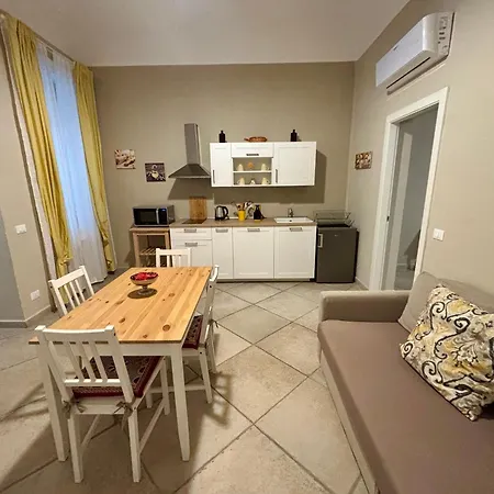 Balcony & Terrace Near Attractions Appartamento *