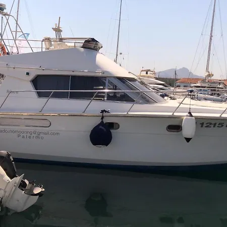 Pm Molo Trapezoidale Botel *