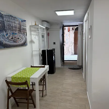 Appartamento Piazza Verdi Comodo Monolocale Centro Palermo