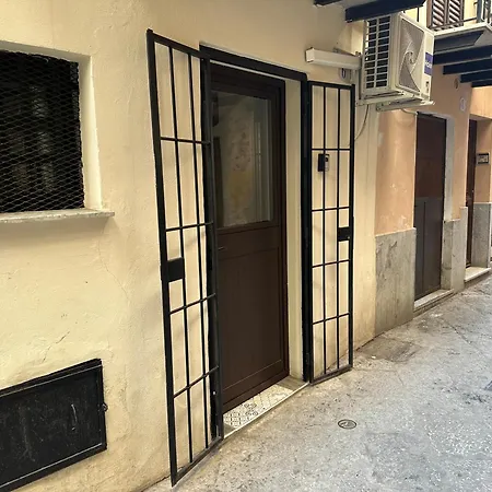 Appartamento Piazza Verdi Comodo Monolocale Centro Palermo