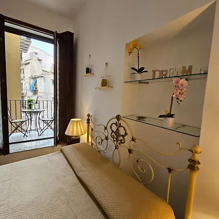 La Rosa Bianca Della Vucciria Holiday home