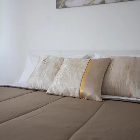Cama - Qui Vivi La Vera Storia Normanna Apartment *
