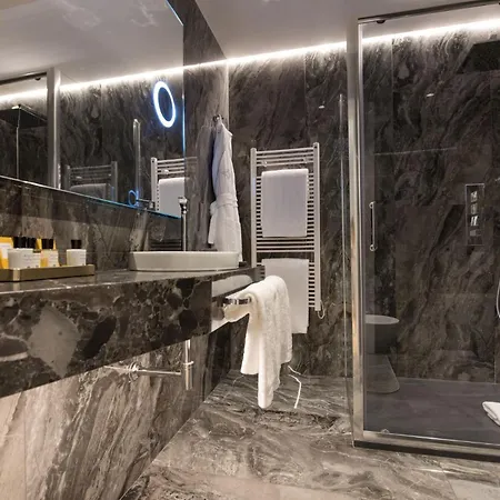 Hotel Grand Et Des Palmes 5*