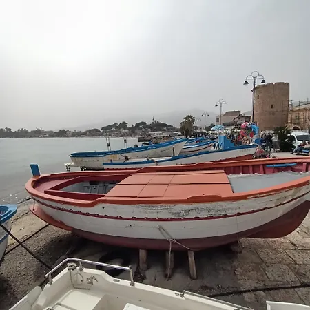 Guest house Mondello Bed &