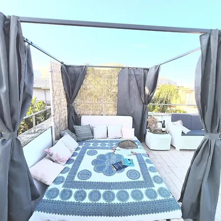 Guest house Jacuzzi E Terraces Mondello