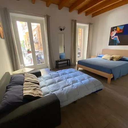 White House Theater Massimo Apartament Palermo