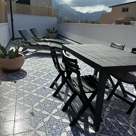 Zisa Apartment