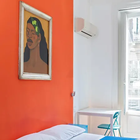 A Casa Di Amici Хостел Палермо