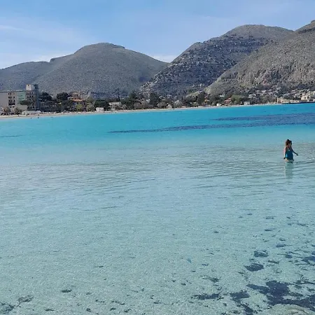 Oasi Mondello باليرمو