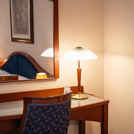 Massimo Plaza Hotell