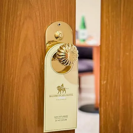 Hotell Massimo Plaza 4*
