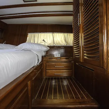Bateau-hôtel Tersane Iv Vincitore 4 Di Bruno Barbieri Palerme