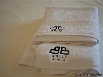 White 3*