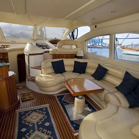 Hotel na wodzie Azimut 46 Palermo