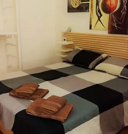 Sacra Famiglia Ausonia Appartement Palerme