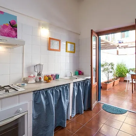 Apartman At Kalsa Quiet Flowered Terrace! Free Parking! Ideal For Remote Working! Palermo