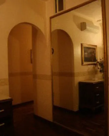 فندق Italia 2*
